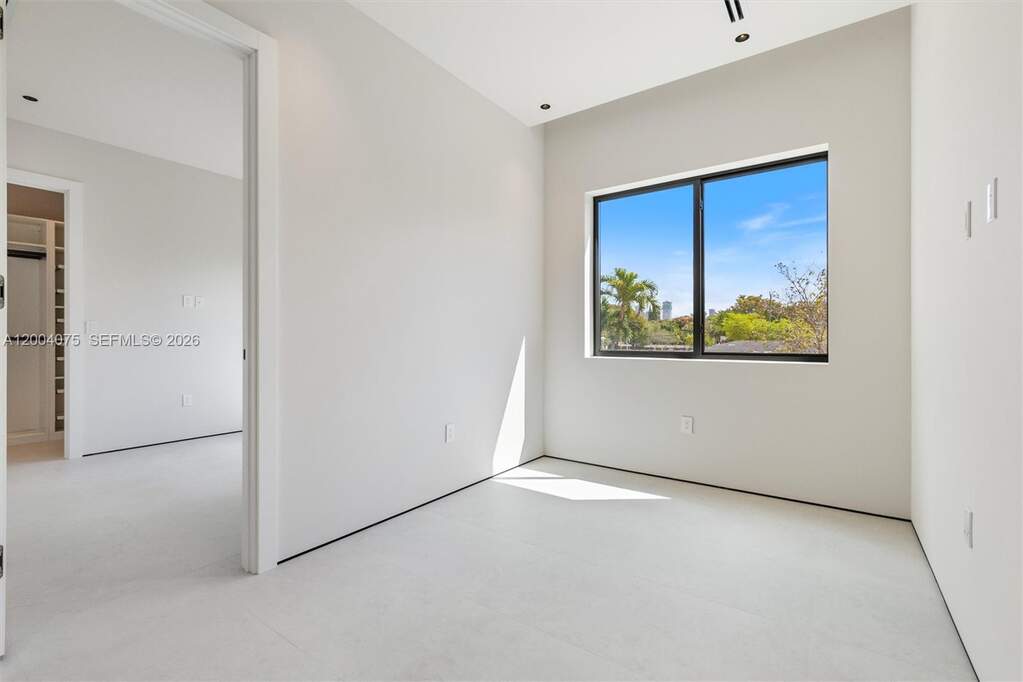 4 Bedroom Villa/Townhouse's Image 15