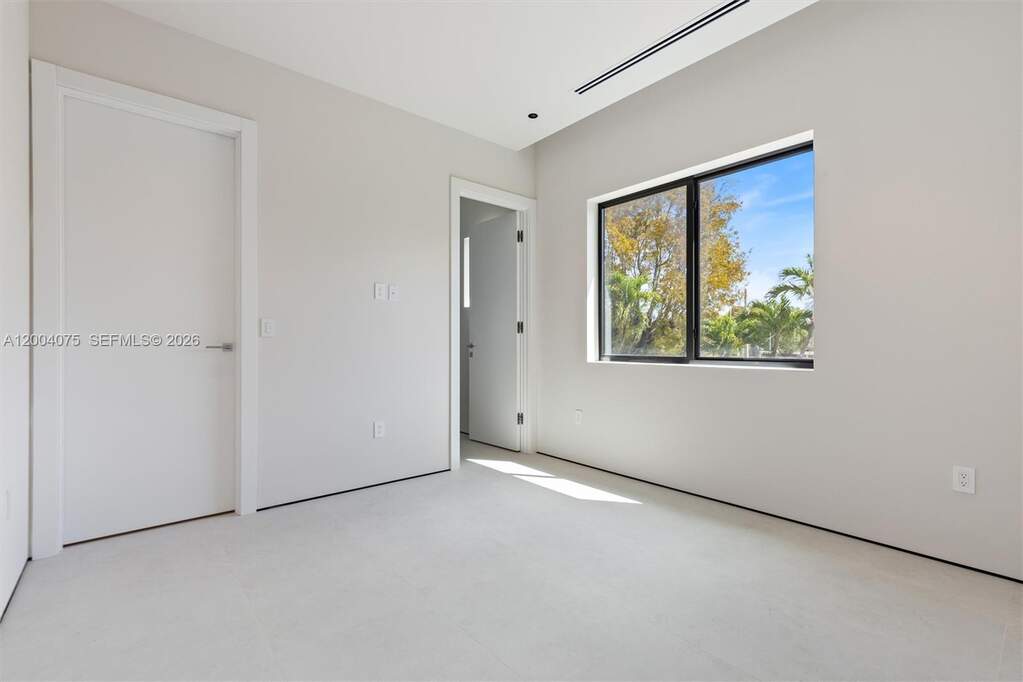 4 Bedroom Villa/Townhouse's Image 16