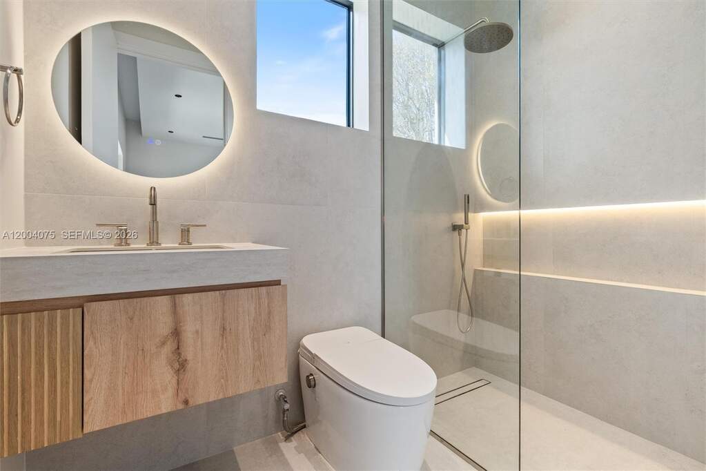 4 Bedroom Villa/Townhouse's Image 21