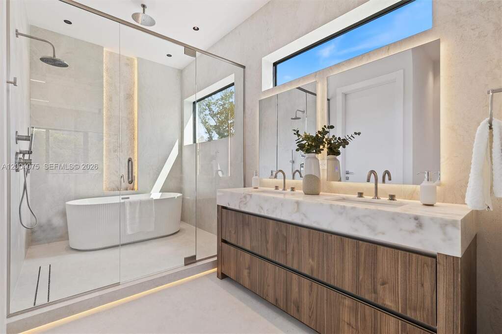 4 Bedroom Villa/Townhouse's Image 22