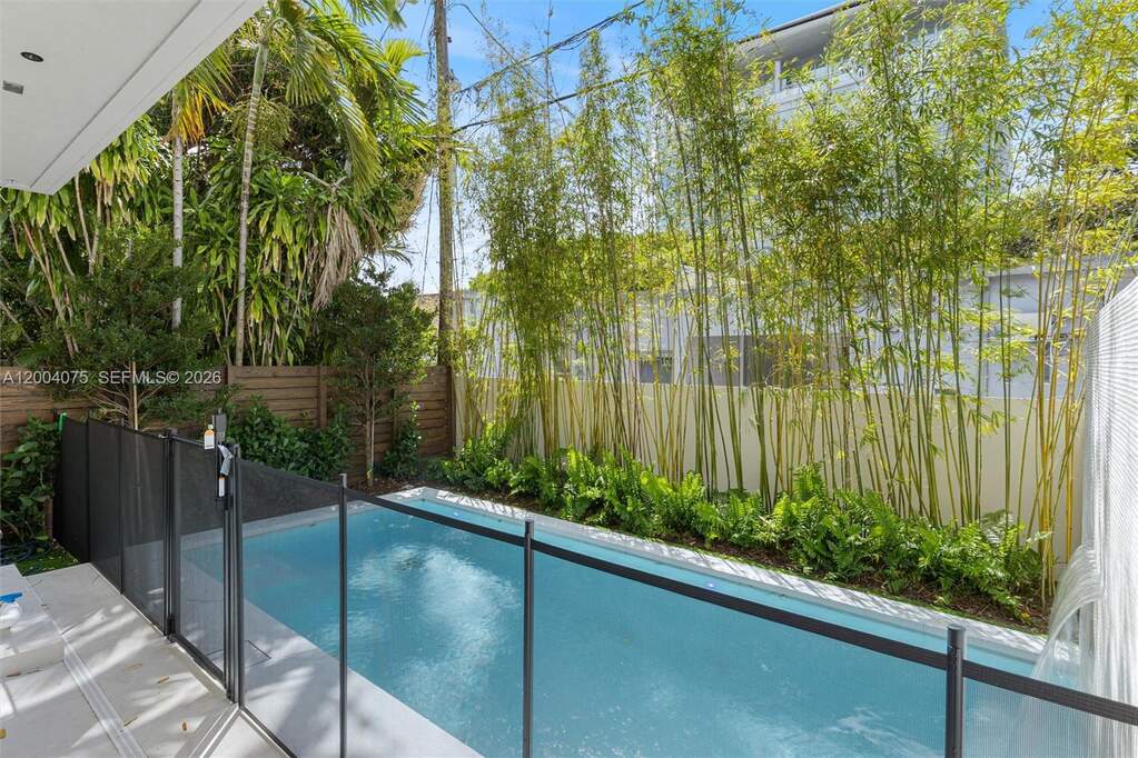 4 Bedroom Villa/Townhouse's Image 24