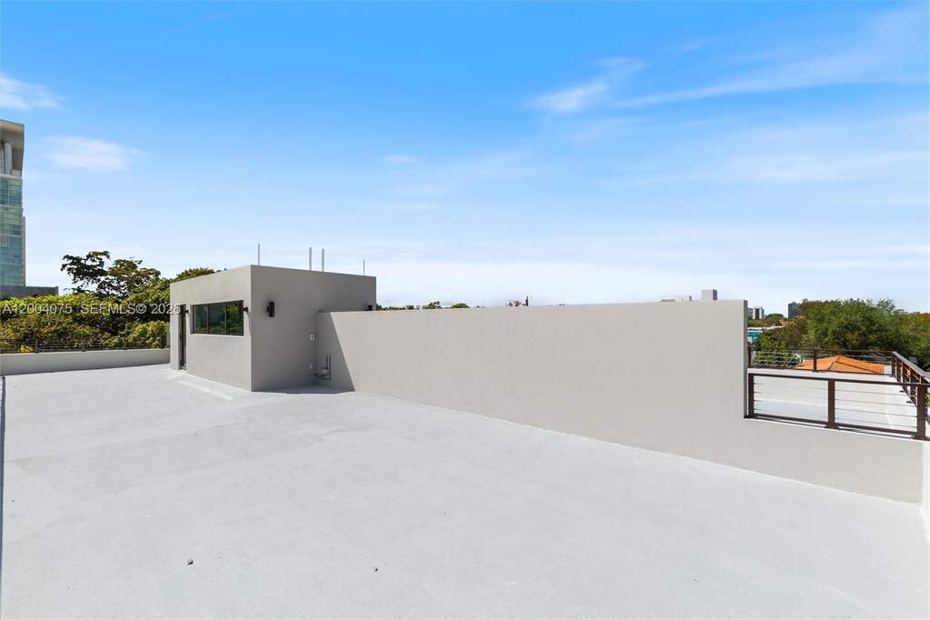 4 Bedroom Villa/Townhouse's Image 25