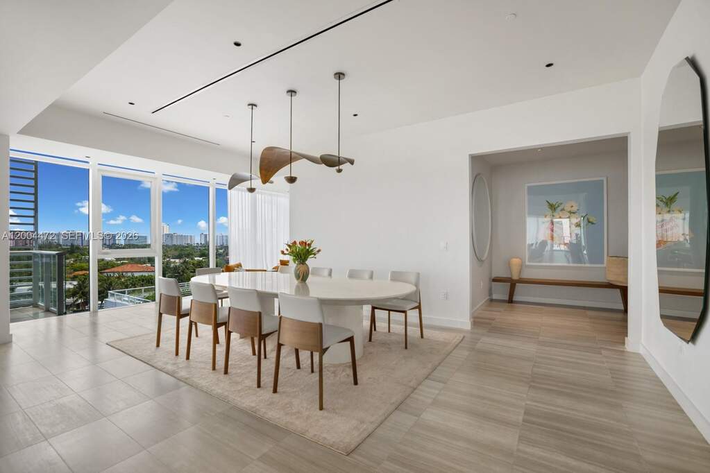 3 Bedroom Apartment/Flat's Image 3