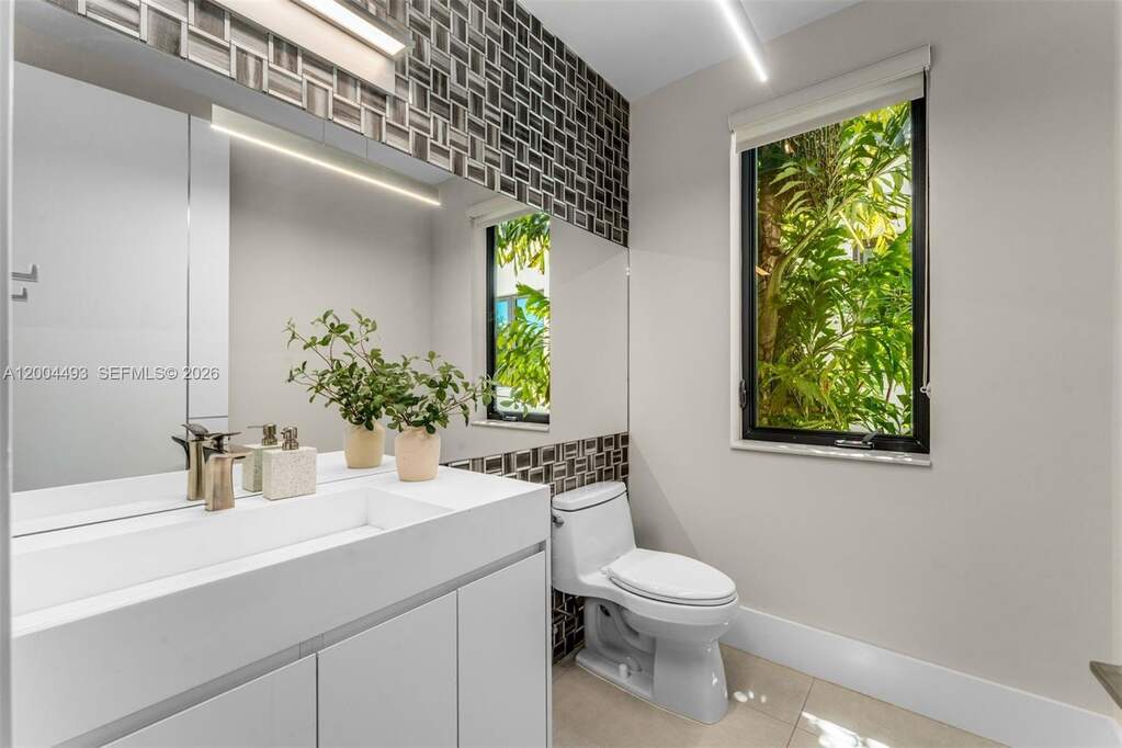 4 Bedroom Villa/Townhouse's Image 7