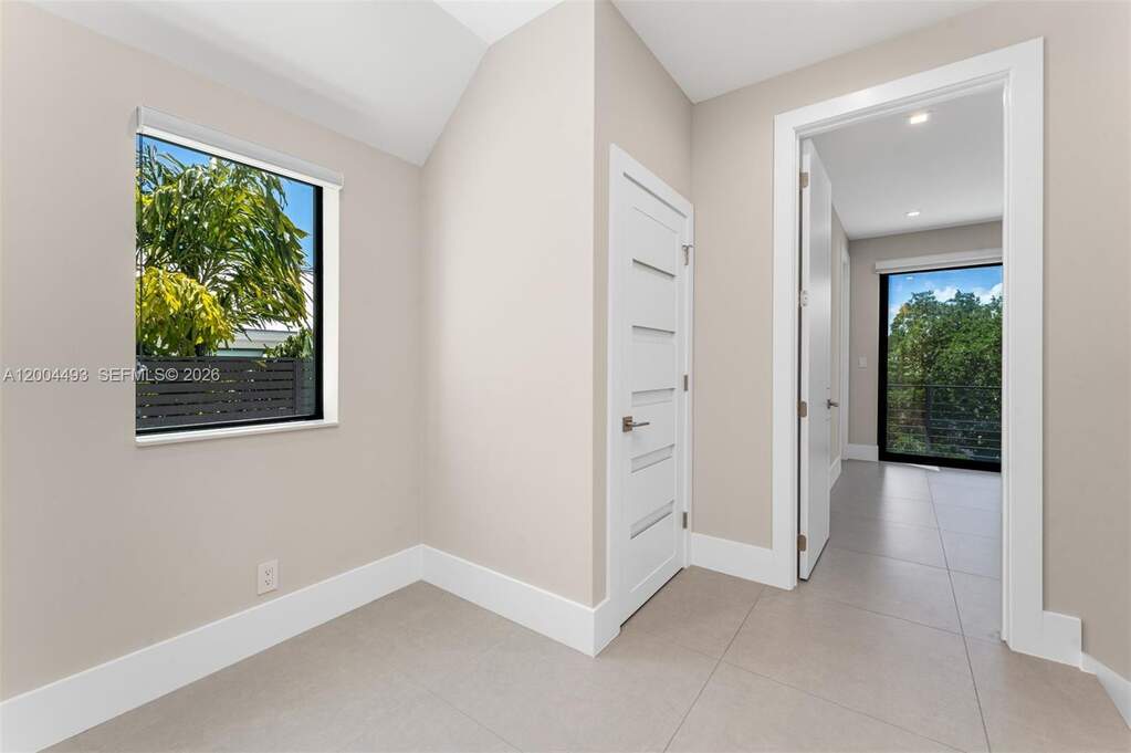 4 Bedroom Villa/Townhouse's Image 8