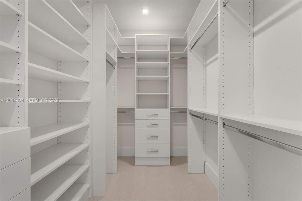 4 Bedroom Villa/Townhouse's Image 11