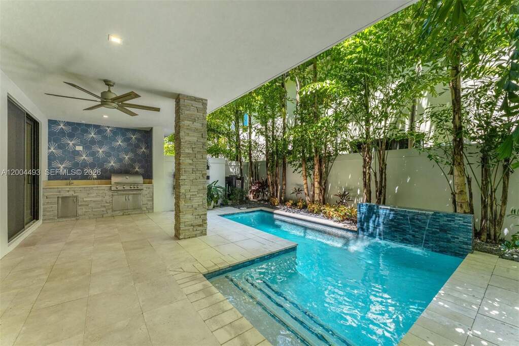 4 Bedroom Villa/Townhouse's Image 25