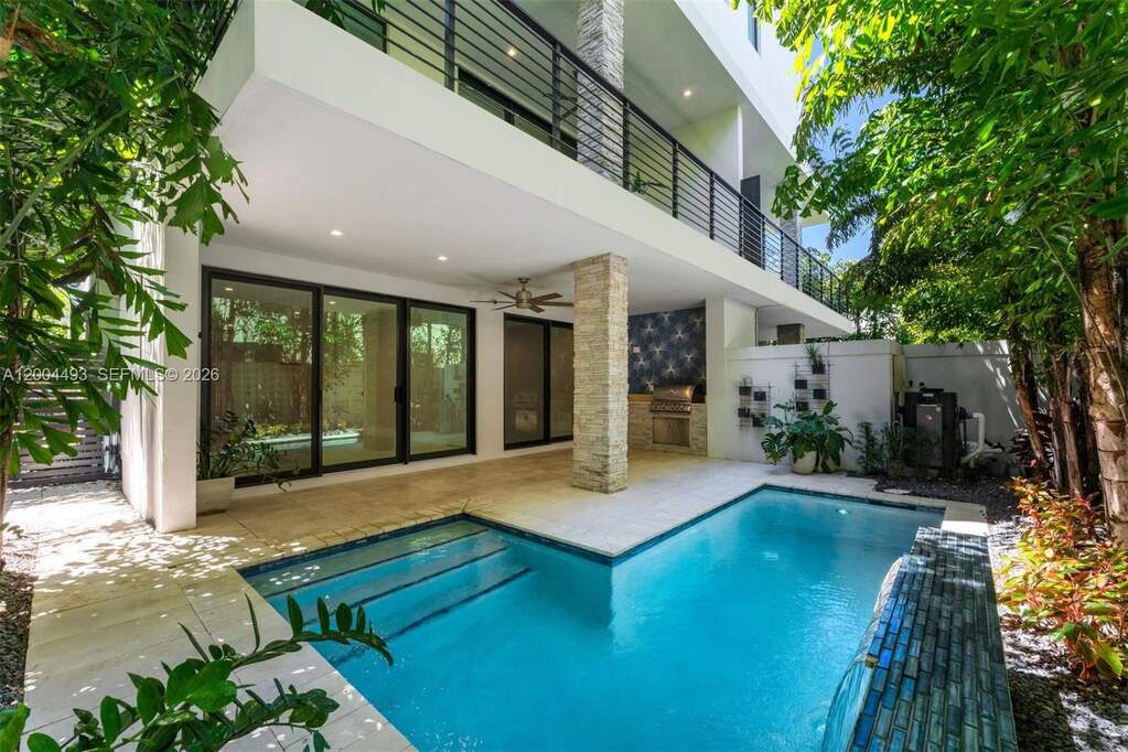 4 Bedroom Villa/Townhouse's Image 26