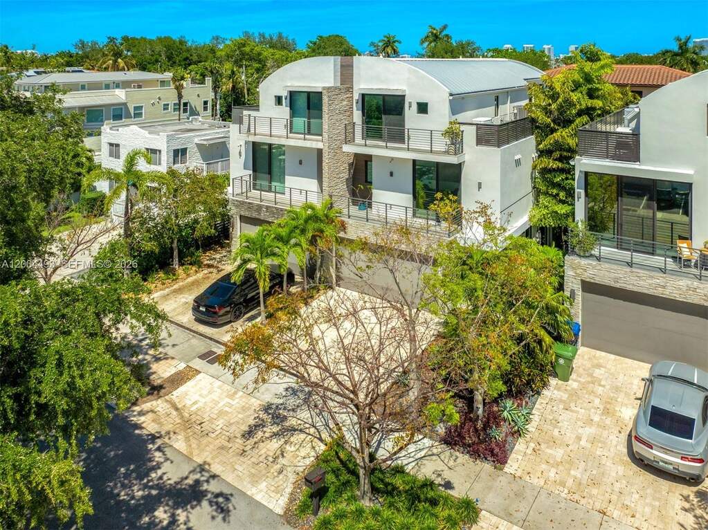 4 Bedroom Villa/Townhouse's Image 27