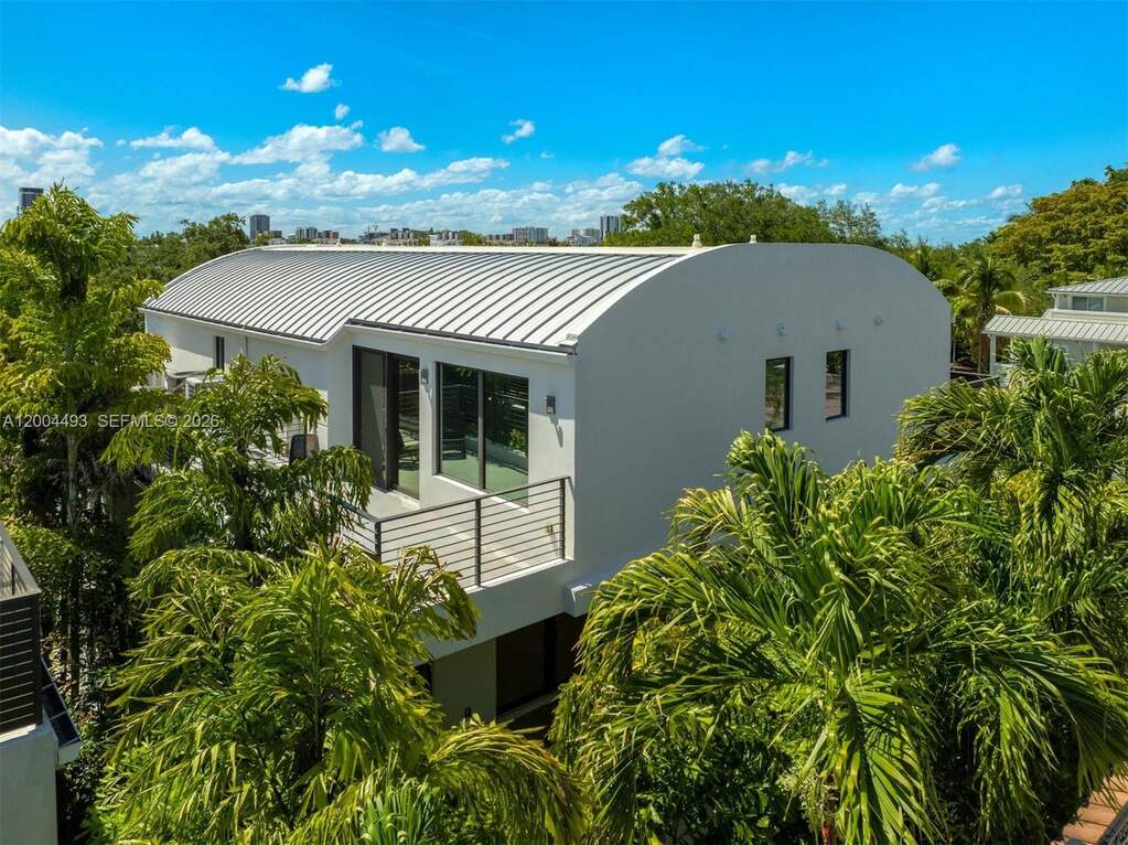 4 Bedroom Villa/Townhouse's Image 28