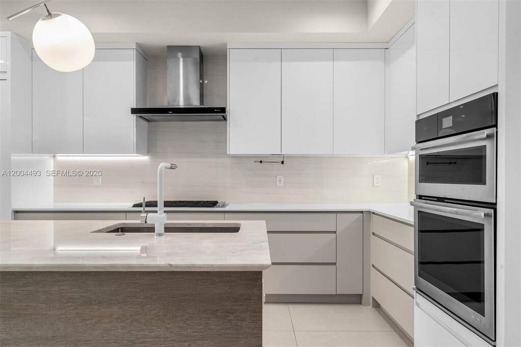 4 Bedroom Villa/Townhouse's Image 3