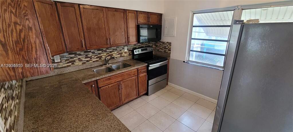 3 Bedroom Single Family Home/House's Image 25
