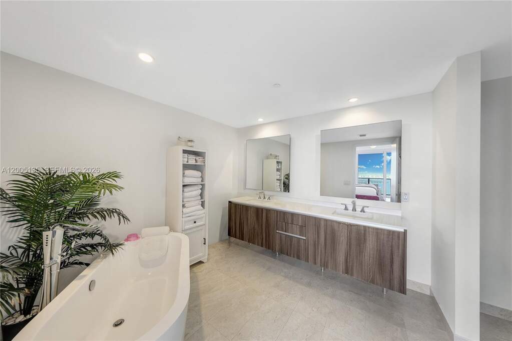 3 Bedroom Apartment/Flat's Image 12