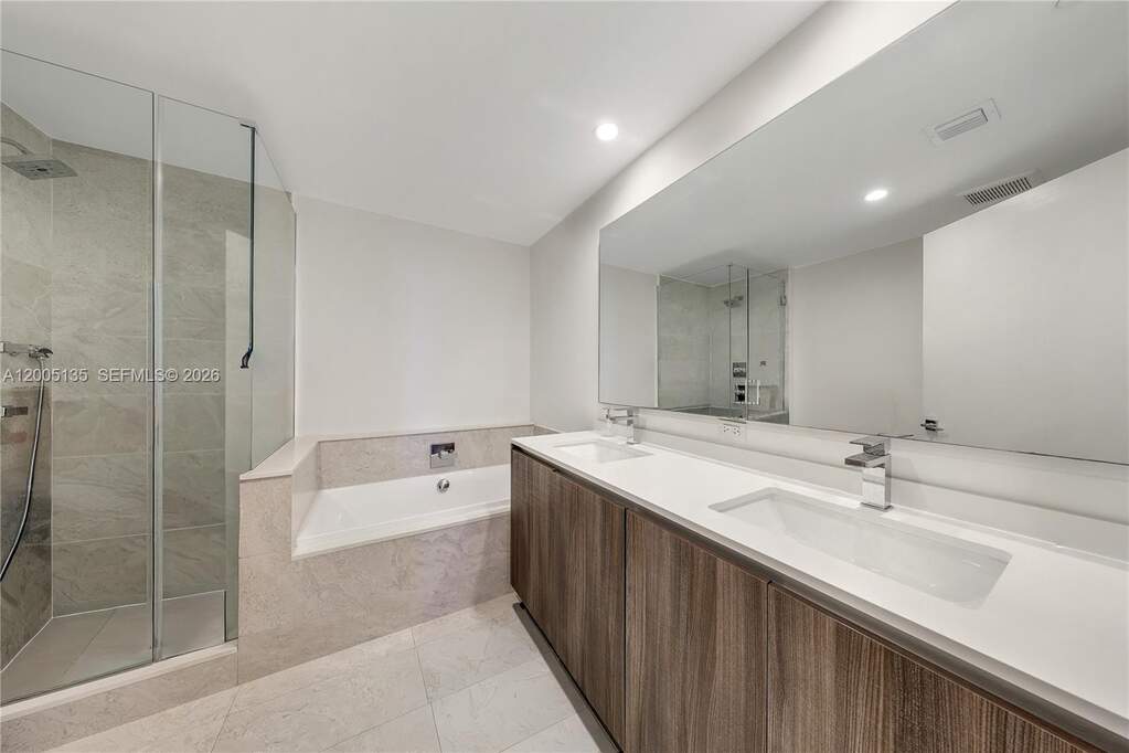 3 Bedroom Apartment/Flat's Image 18