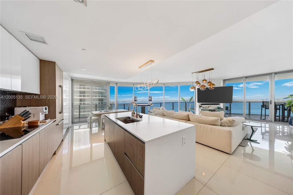 3 Bedroom Apartment/Flat's Image 4