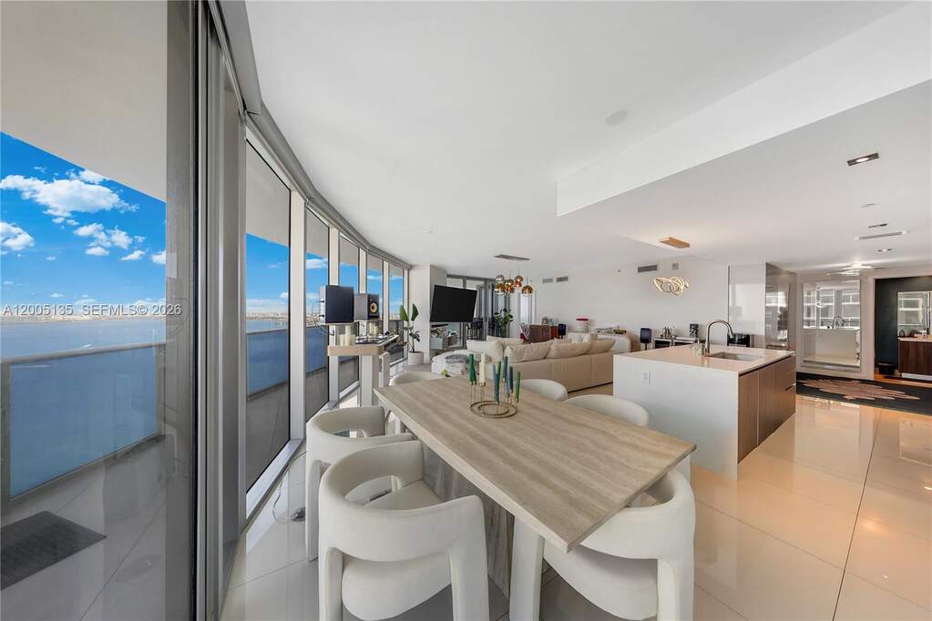 3 Bedroom Apartment/Flat's Image 5