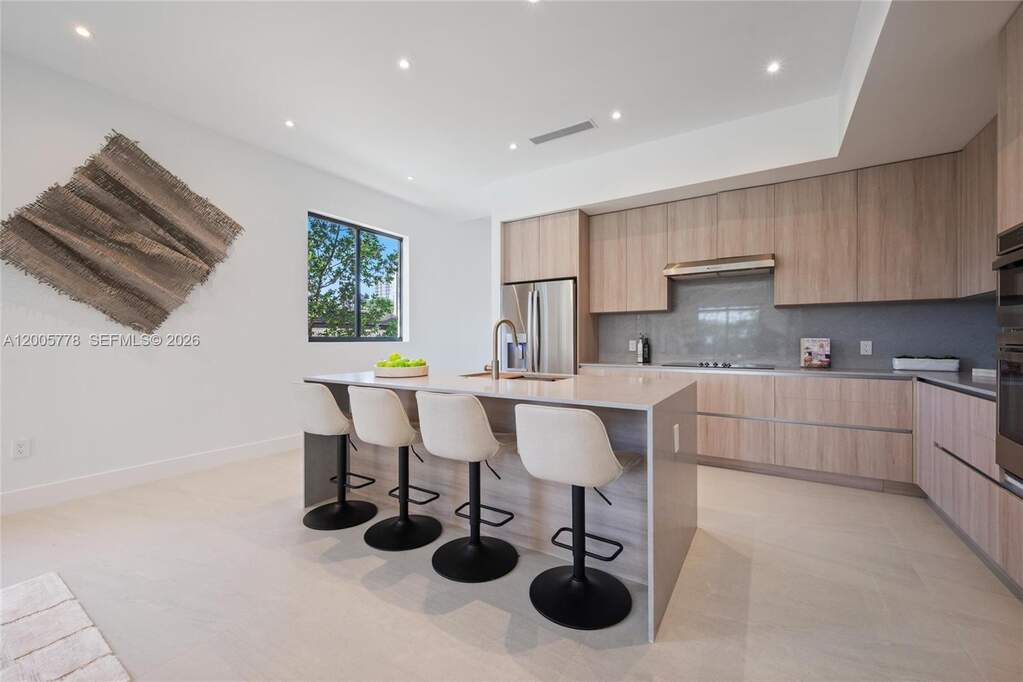4 Bedroom Villa/Townhouse's Image 7