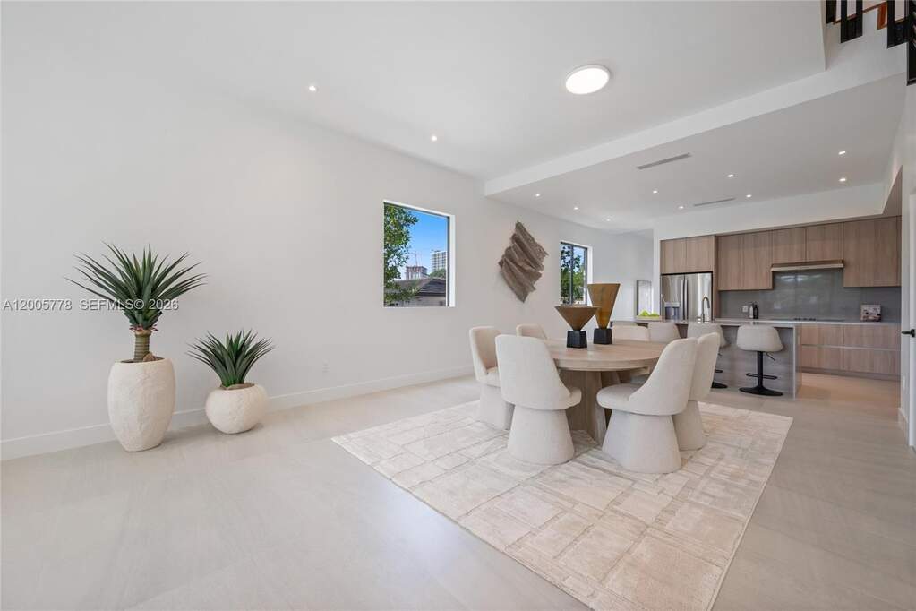 4 Bedroom Villa/Townhouse's Image 9