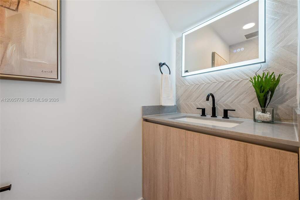 4 Bedroom Villa/Townhouse's Image 10