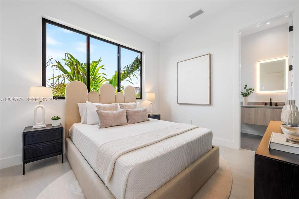 4 Bedroom Villa/Townhouse's Image 16