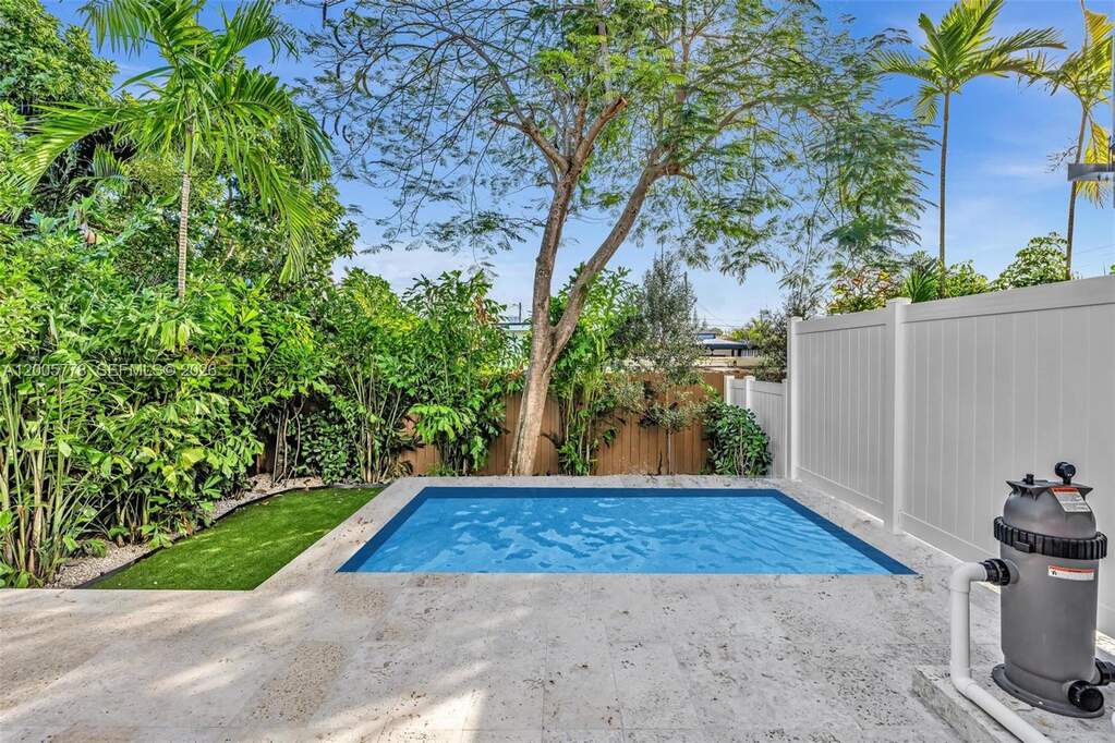 4 Bedroom Villa/Townhouse's Image 25