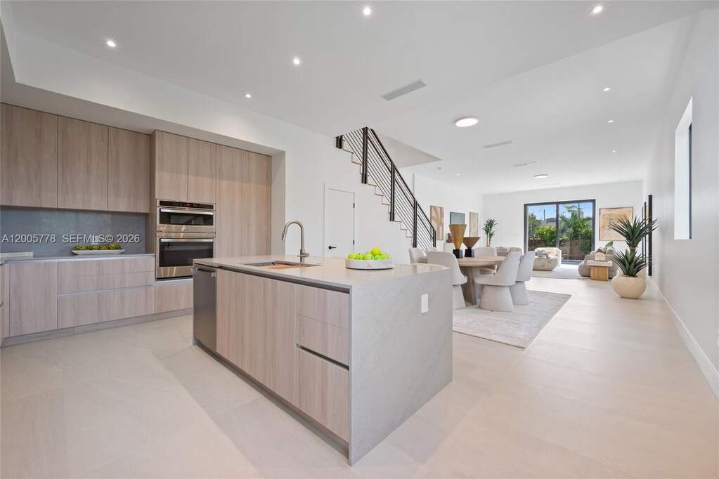 4 Bedroom Villa/Townhouse's Image 5