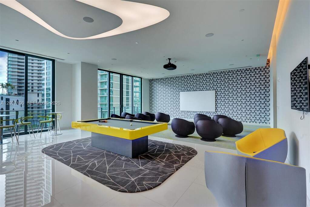 2 Bedroom Apartment/Flat's Image 38
