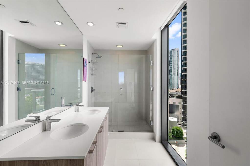 2 Bedroom Apartment/Flat's Image 58