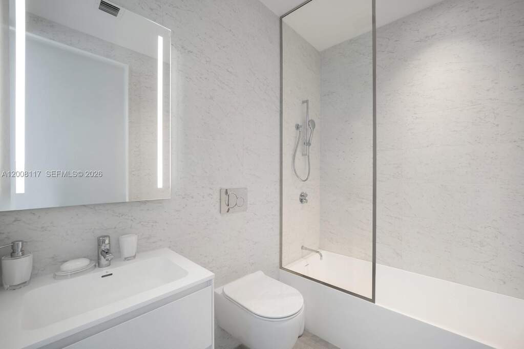 3 Bedroom Apartment/Flat's Image 35