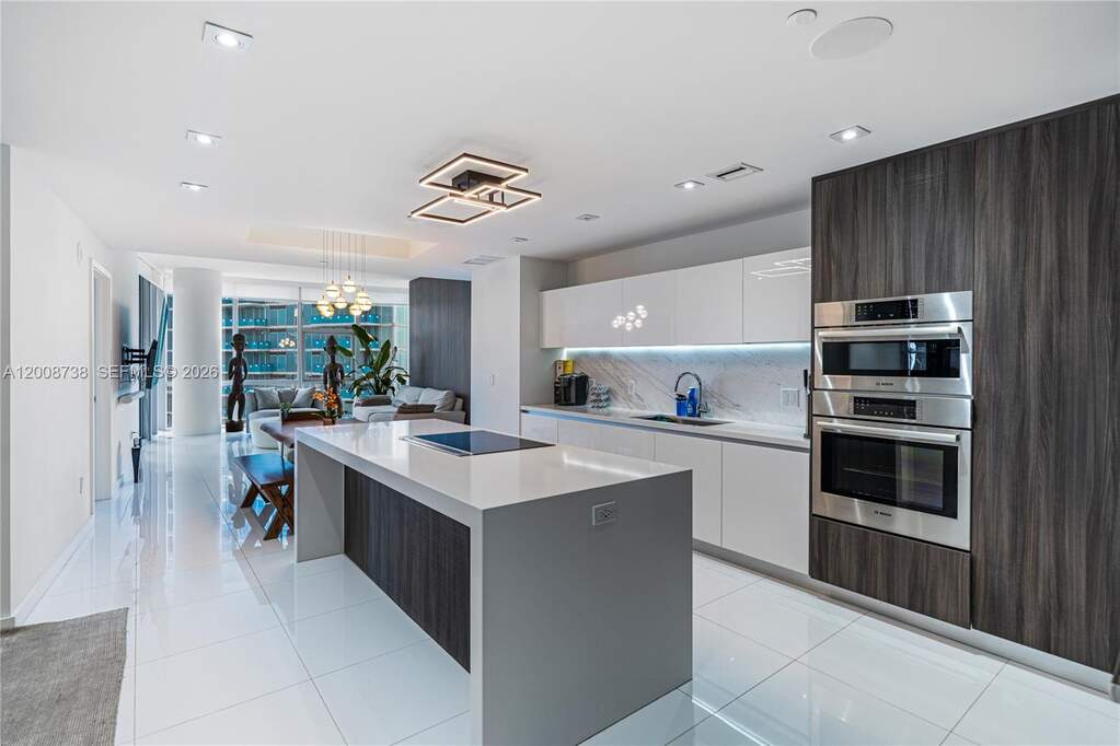 3 Bedroom Apartment/Flat's Image 3