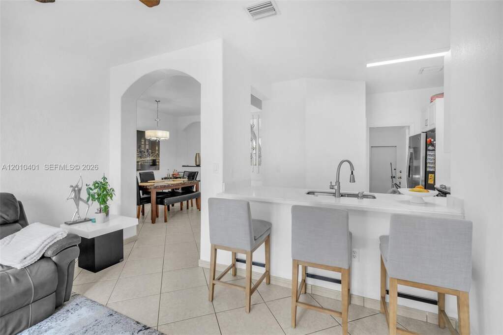 3 Bedroom Villa/Townhouse's Image 10