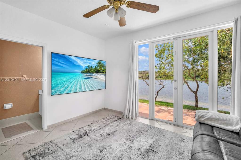 3 Bedroom Villa/Townhouse's Image 13