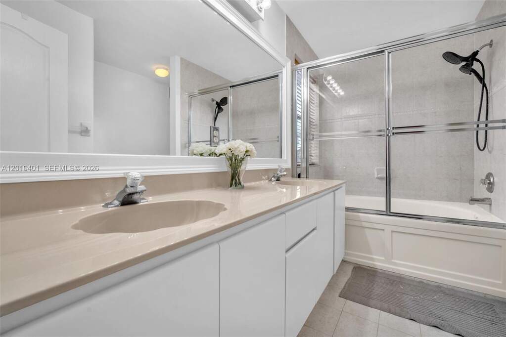 3 Bedroom Villa/Townhouse's Image 22