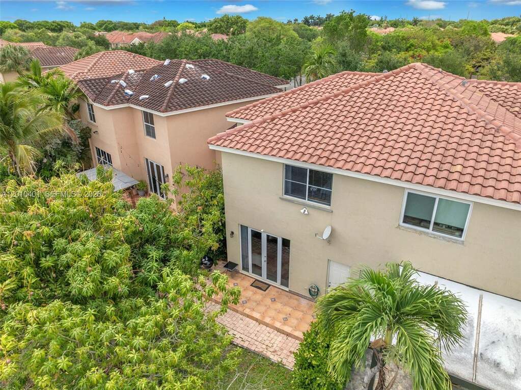 3 Bedroom Villa/Townhouse's Image 28