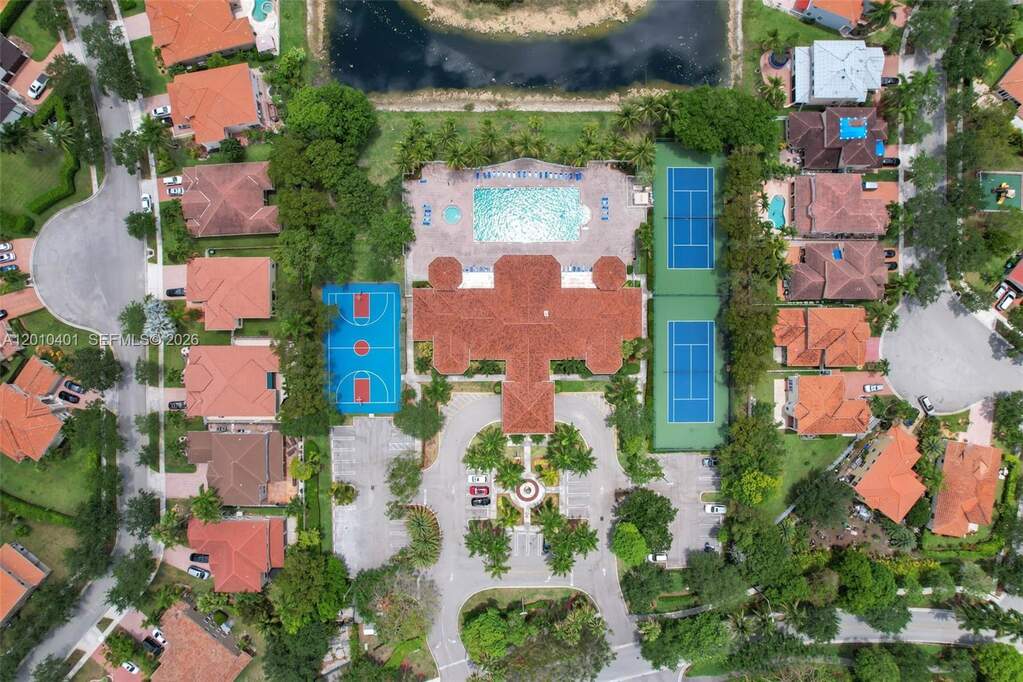 3 Bedroom Villa/Townhouse's Image 31