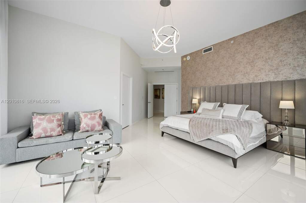 4 Bedroom Apartment/Flat's Image 11