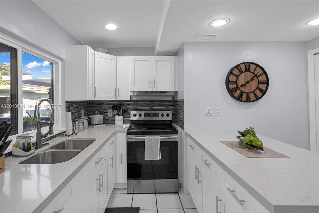 4 Bedroom Multi Unit's Image 7
