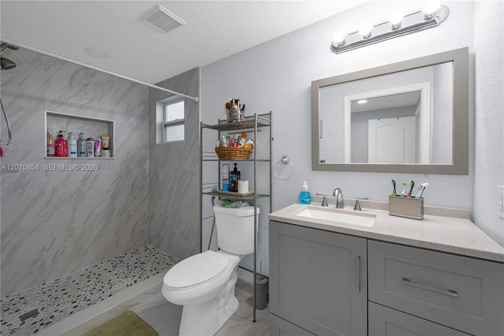4 Bedroom Multi Unit's Image 13