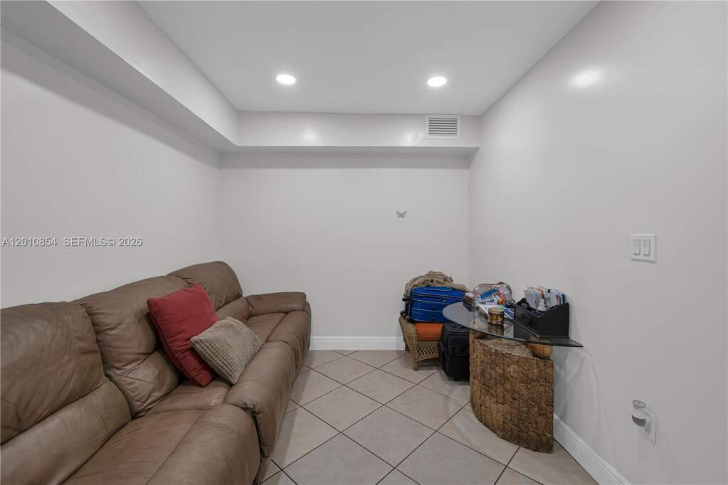 4 Bedroom Multi Unit's Image 28