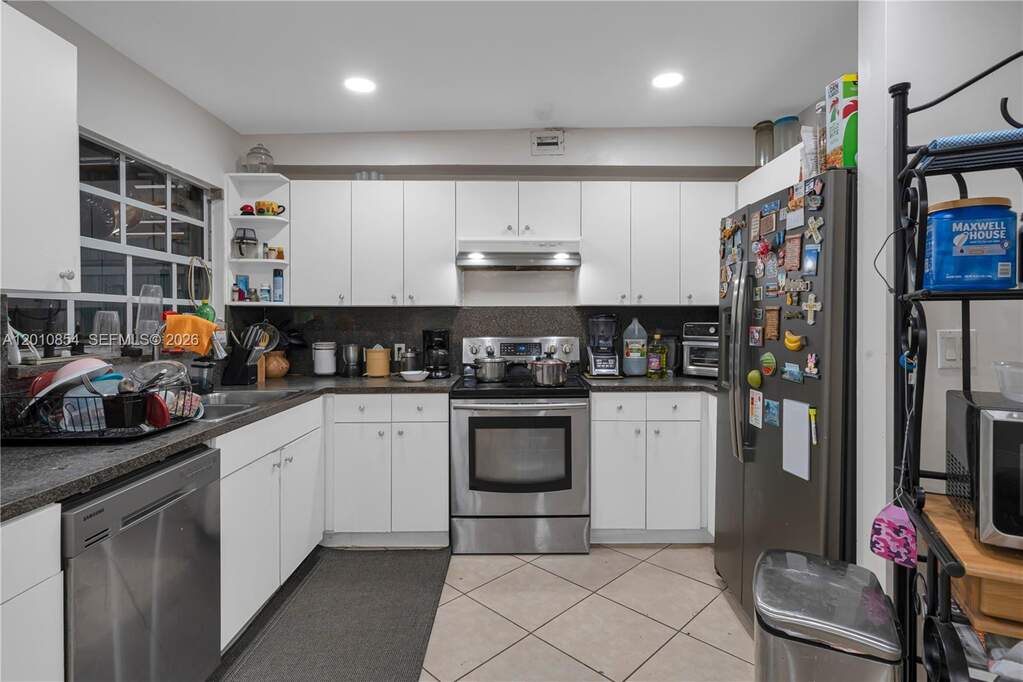 4 Bedroom Multi Unit's Image 30