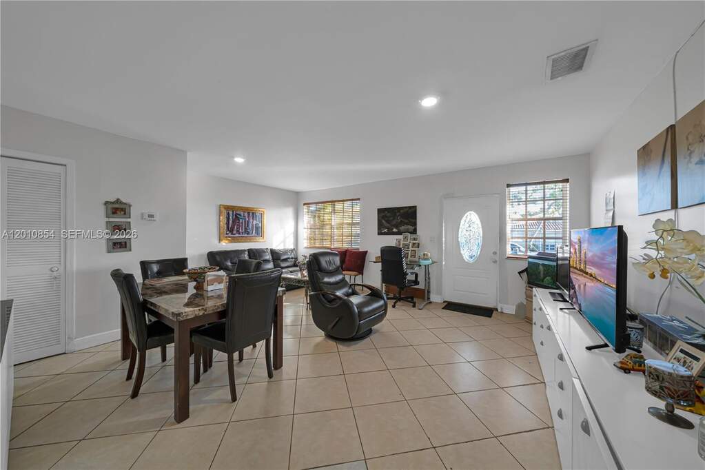 4 Bedroom Multi Unit's Image 32