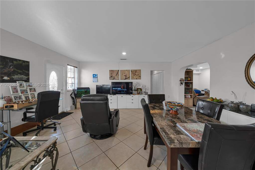 4 Bedroom Multi Unit's Image 34