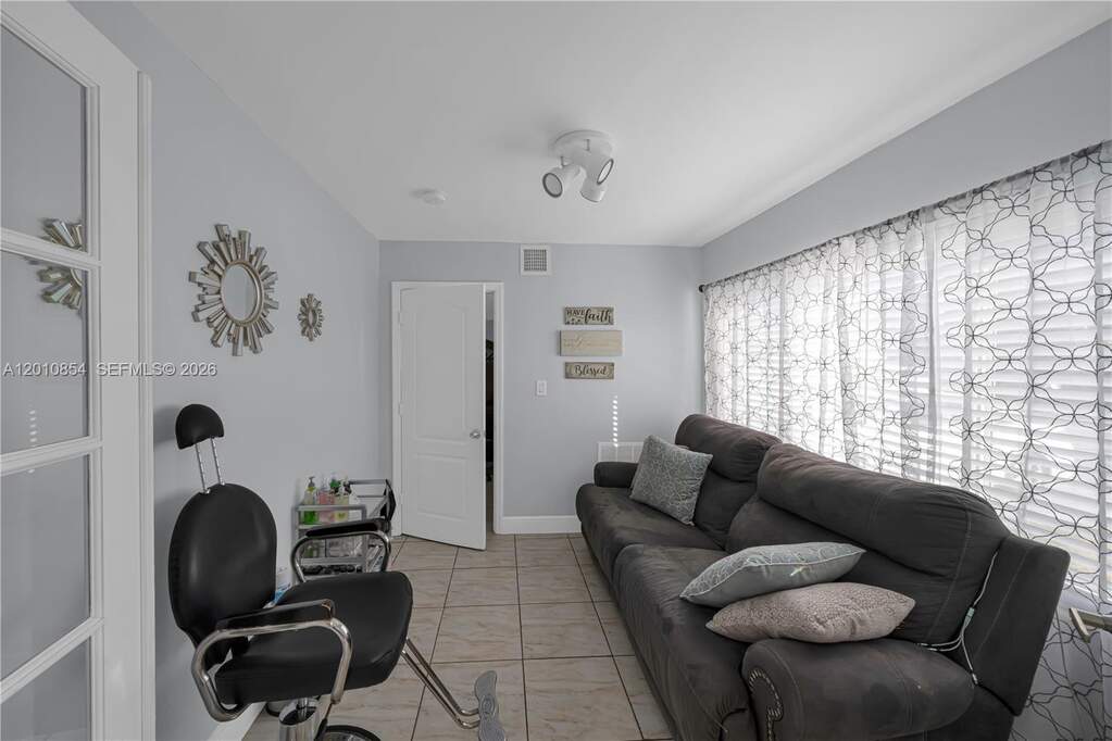 4 Bedroom Multi Unit's Image 4