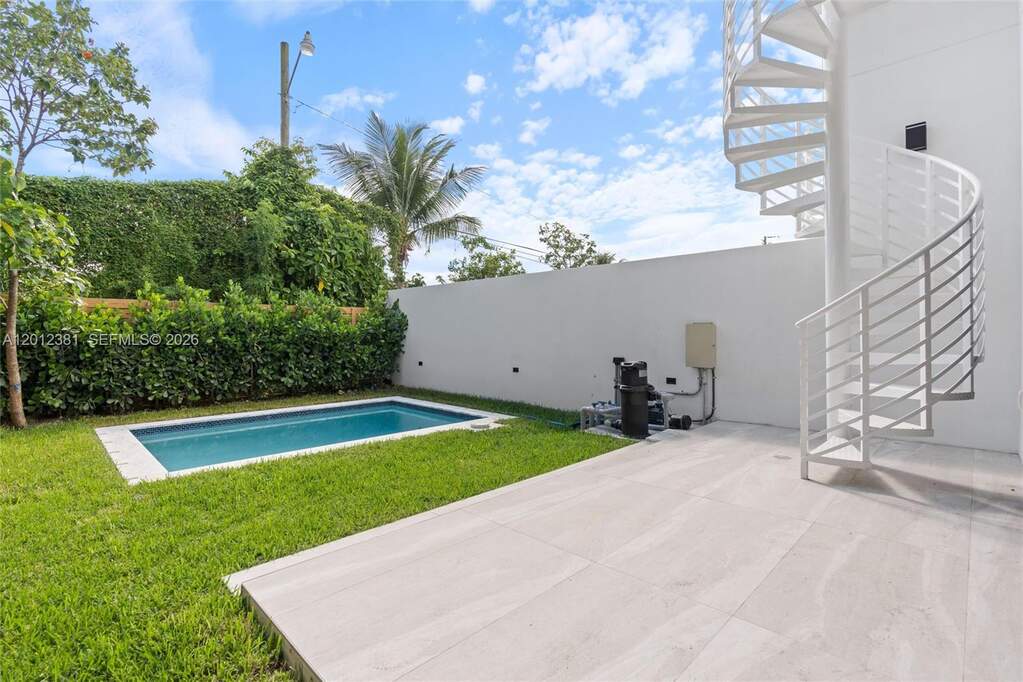 3 Bedroom Villa/Townhouse's Image 22