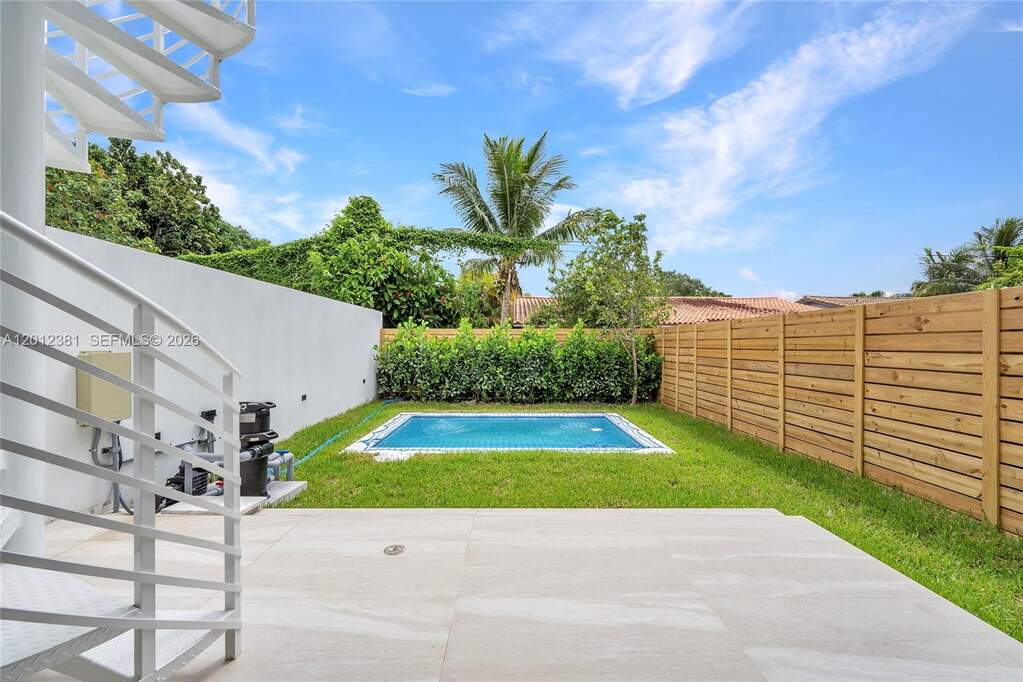 3 Bedroom Villa/Townhouse's Image 23
