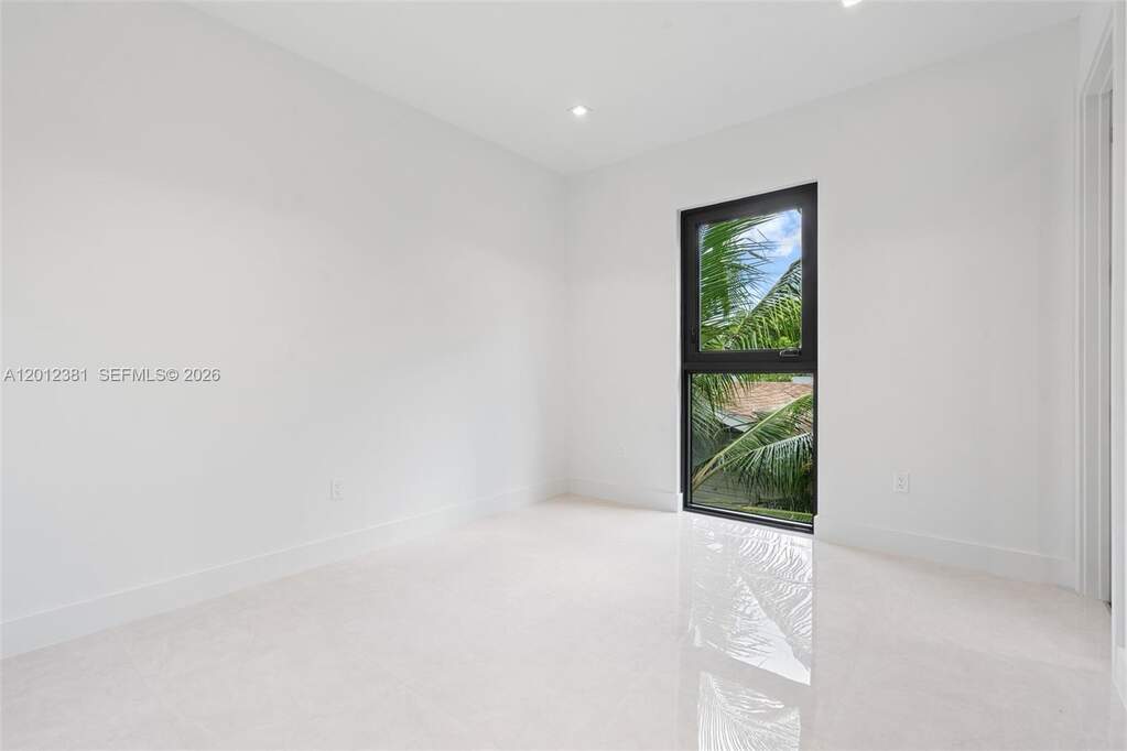3 Bedroom Villa/Townhouse's Image 28