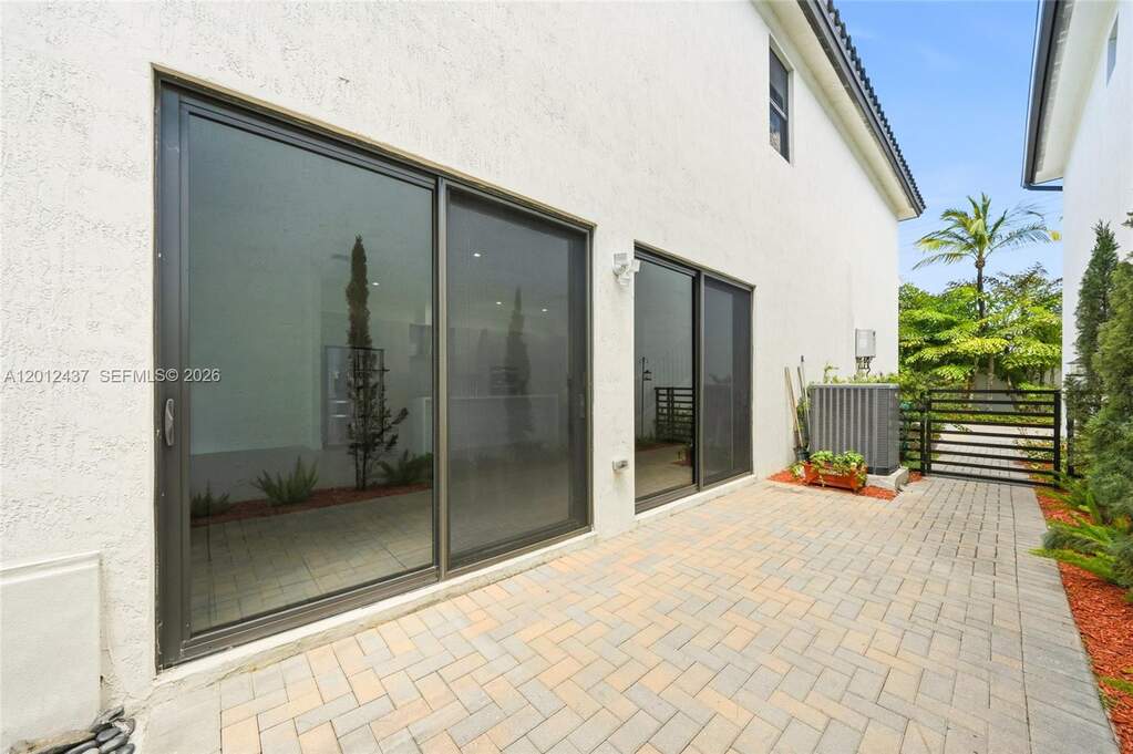 4 Bedroom Single Family Home/House's Image 11