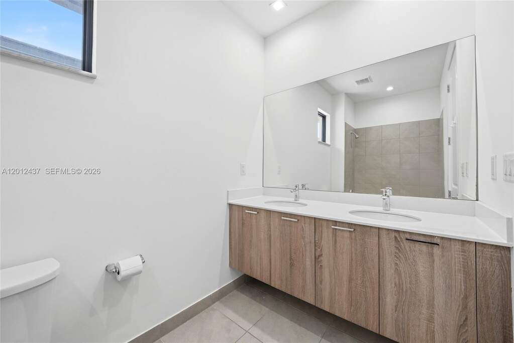4 Bedroom Single Family Home/House's Image 28