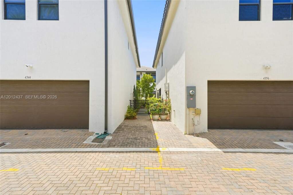 4 Bedroom Single Family Home/House's Image 33