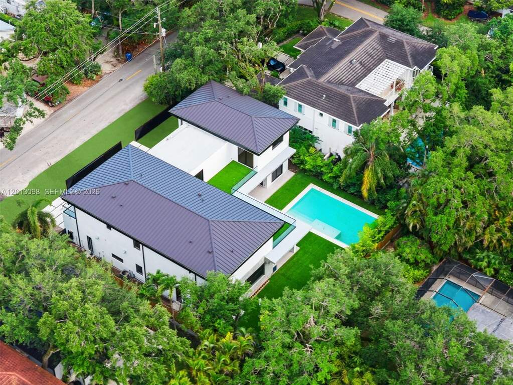 6 Bedroom Single Family Home/House's Image 46